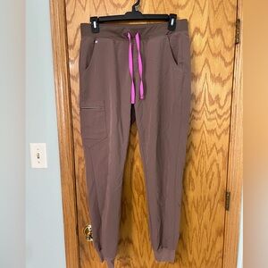 Figs Zamora Smokey Taupe LT